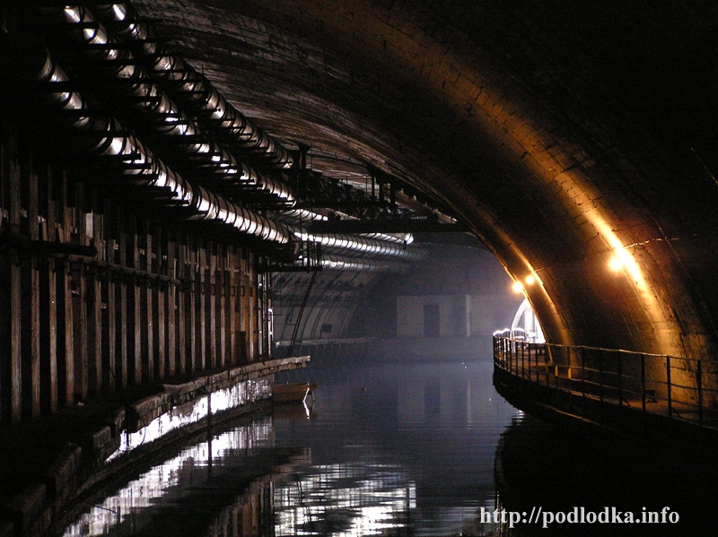 Туннель в скале